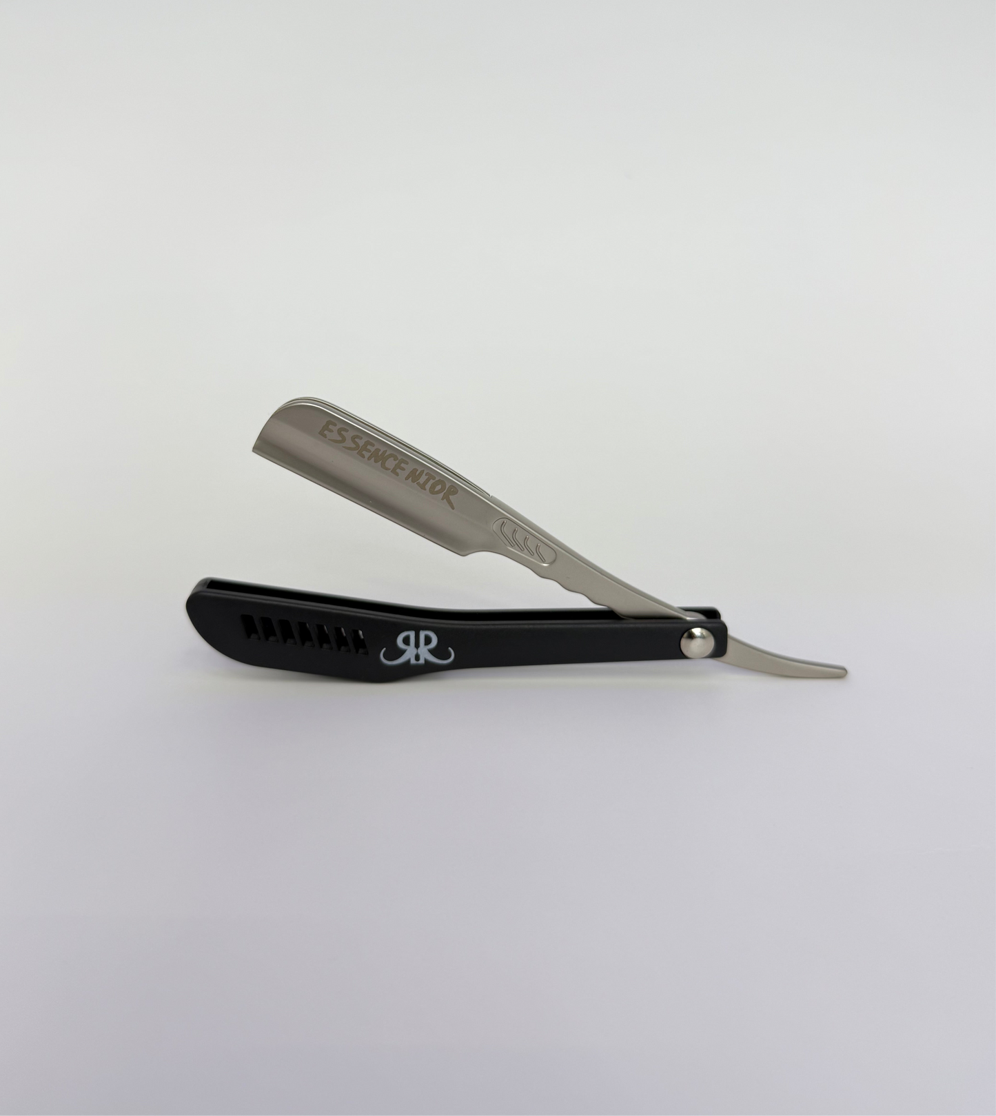 Essence Nior Clutch Feather Razor