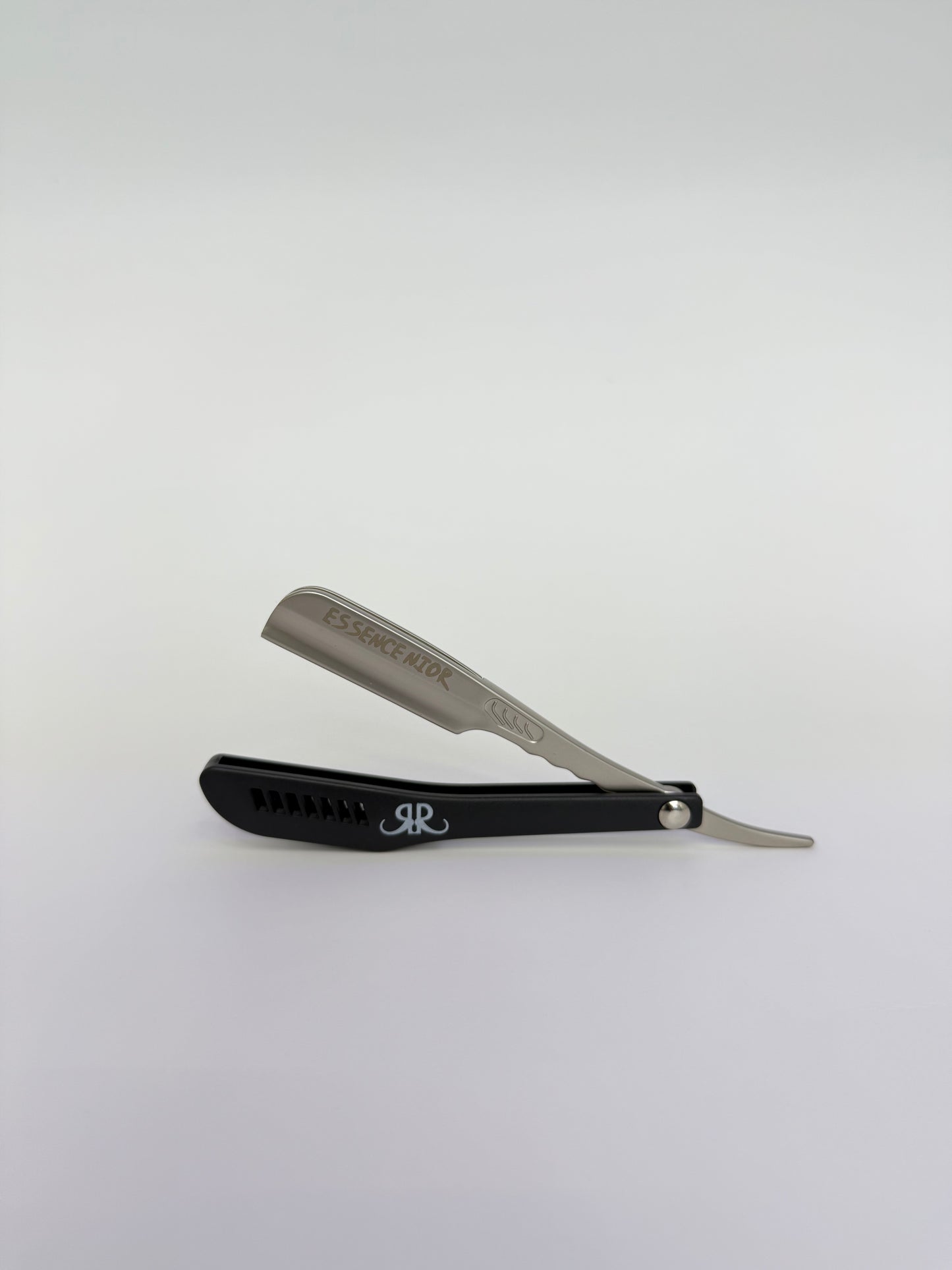 Essence Nior Clutch Feather Razor